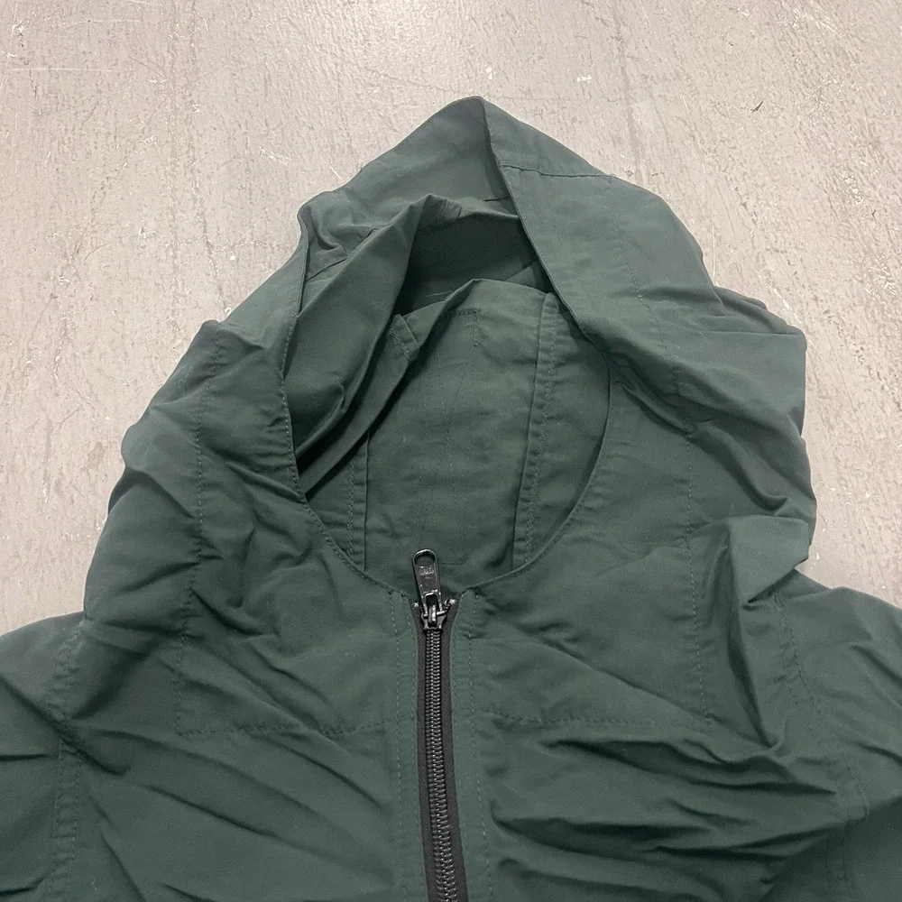 LL Bean Men's Green Full Zip Lightweight Stowaway Rain Jacket Hooded‎ Size L